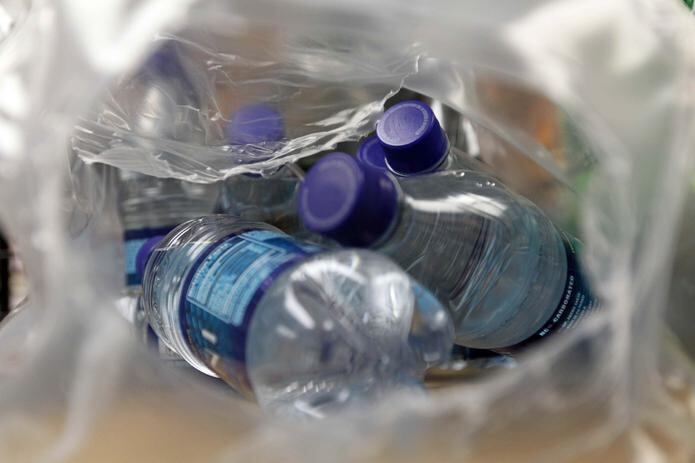 Según el portavoz de “Basura Cero”, esta ley podría tener el efecto de “reducir, en peso de materiales, un 2% o unas 200 toneladas diarias de envases plásticos nada más. (GFR MEDIA)