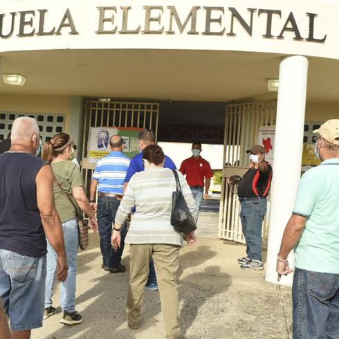  Abren los colegios electorales en Río Grande