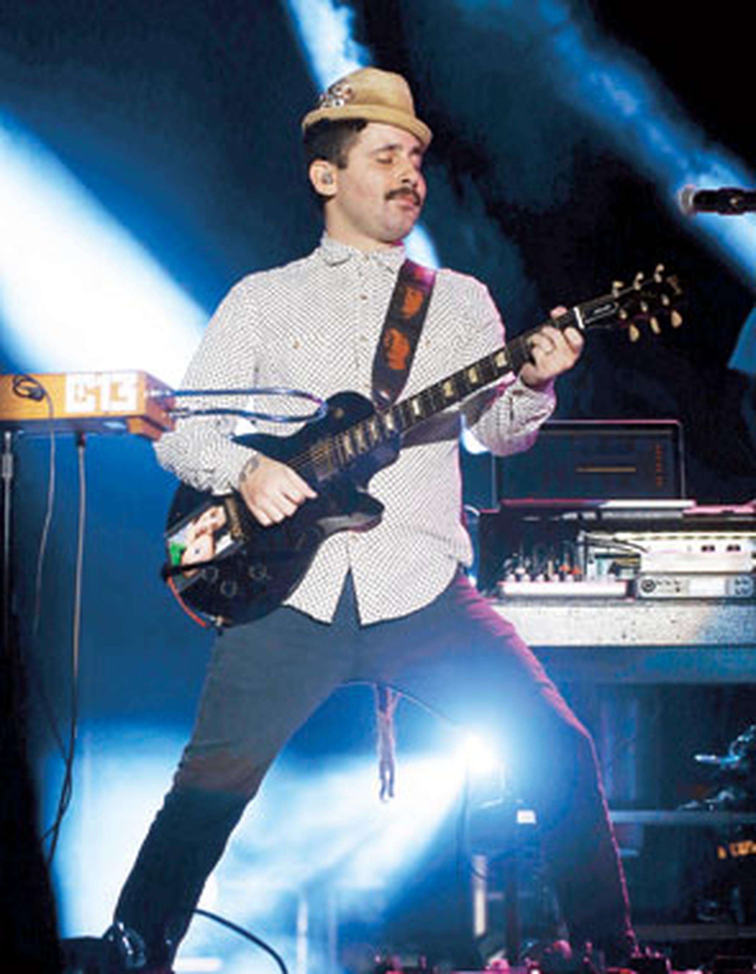 El productor Eduardo Cabra fue nominado por su trabajo en el álbum “Caja de música”, de la banda colombiana Monsieur Periné. (Archivo)