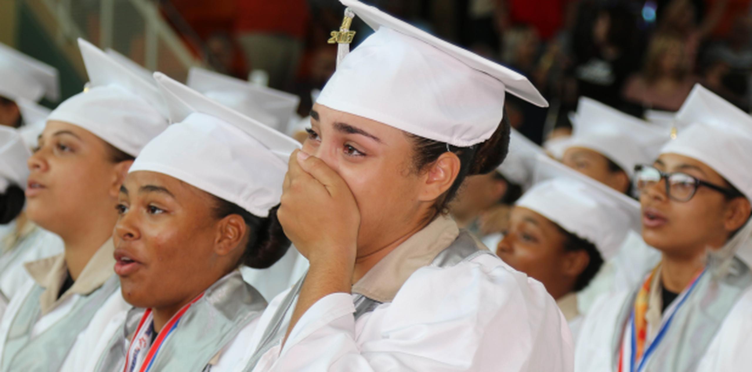 La graduación de la Clase 17-01, compuesta por 172 varones y 53 mujeres, se llevó a cabo ayer en el coliseo Dolores “Toyita” Martínez. (Suministrada)