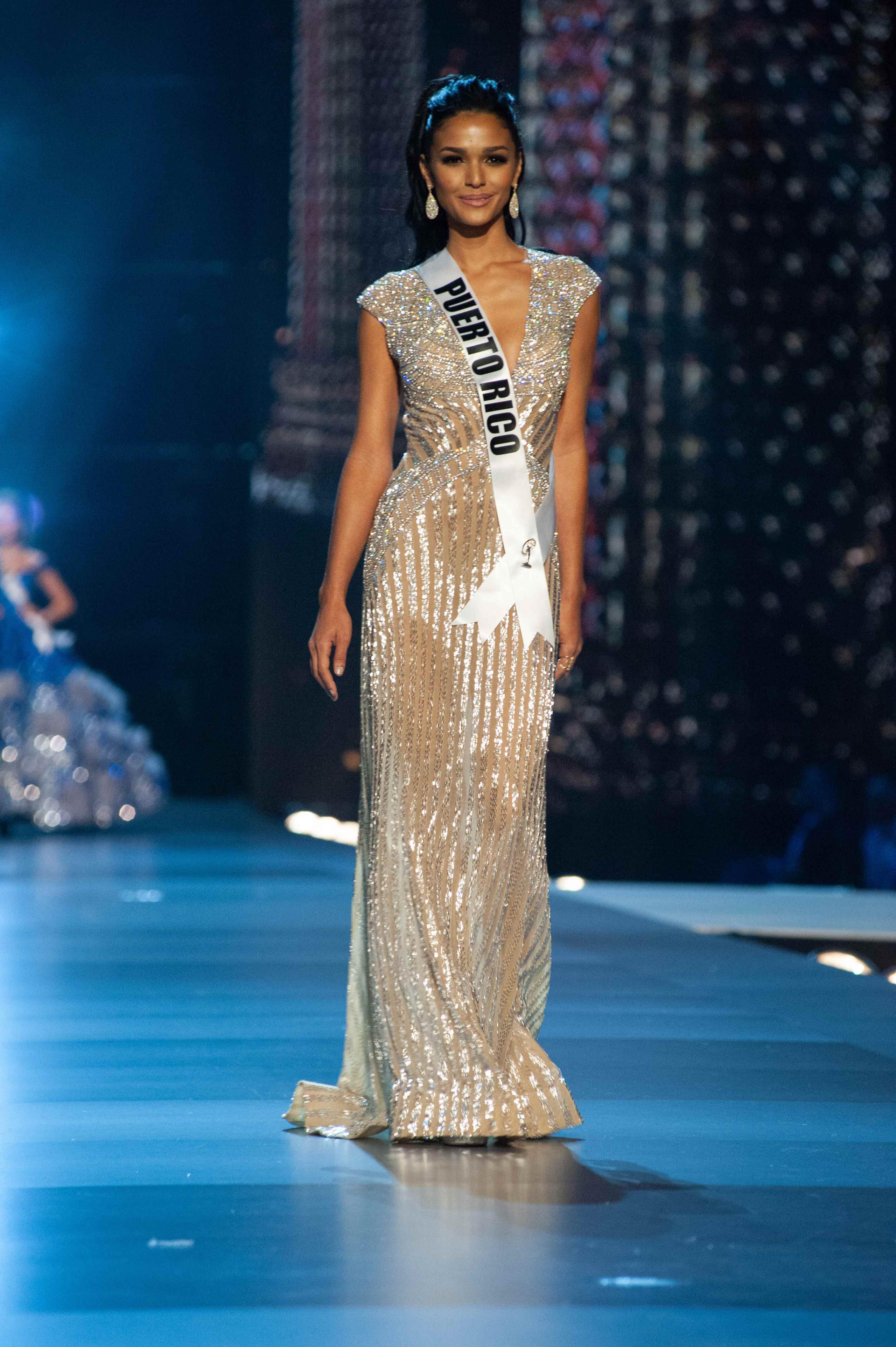Kiara Liz Ortega, Miss Puerto Rico, modela con seguridad y elegancia en la preliminar de Miss Universe en Bangkok, Tailandia.  (Miss Universe)