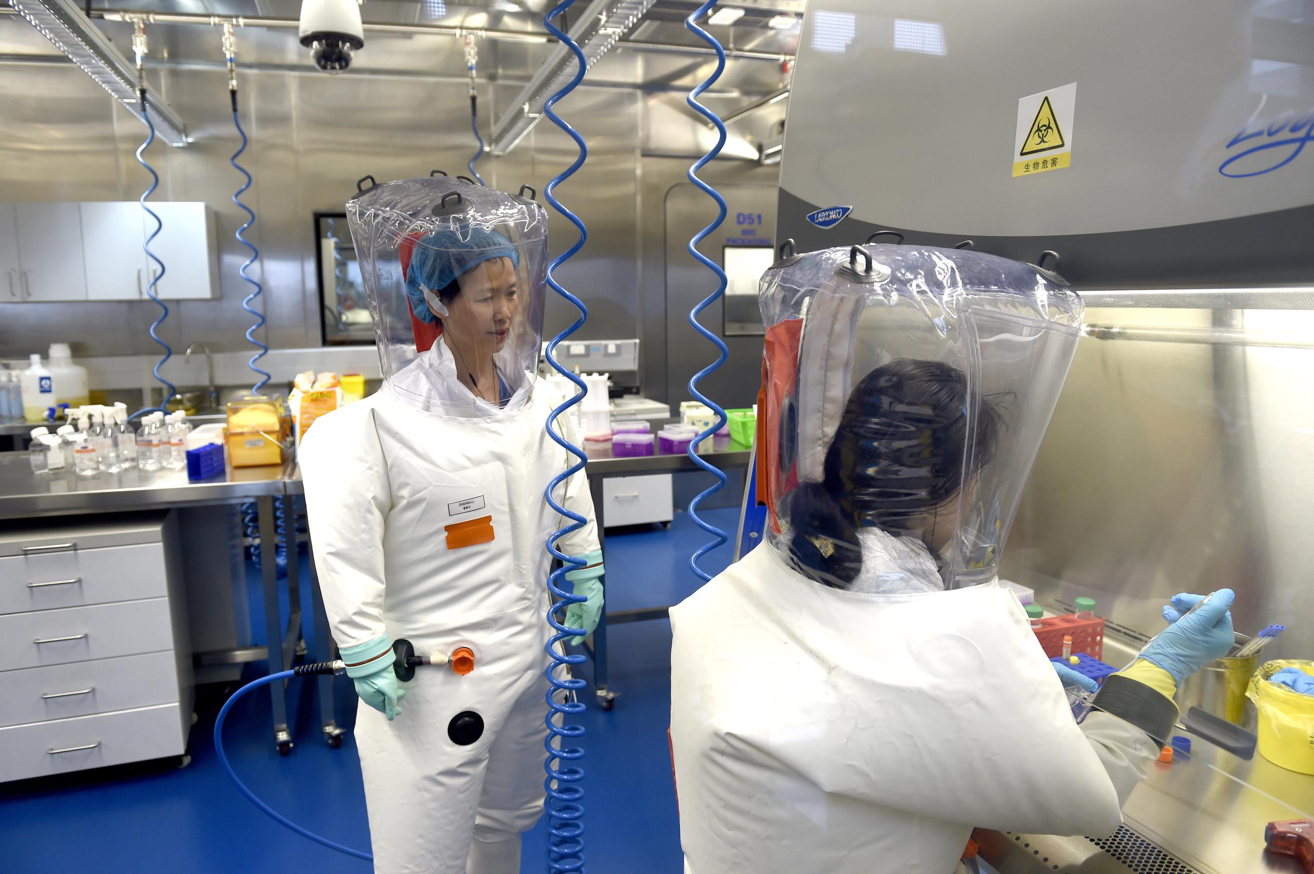 El laboratorio SinoPharm que tiene dos vacunas en fase de pruebas, tiene capacidad para fabricar 220 millones de dosis al año.