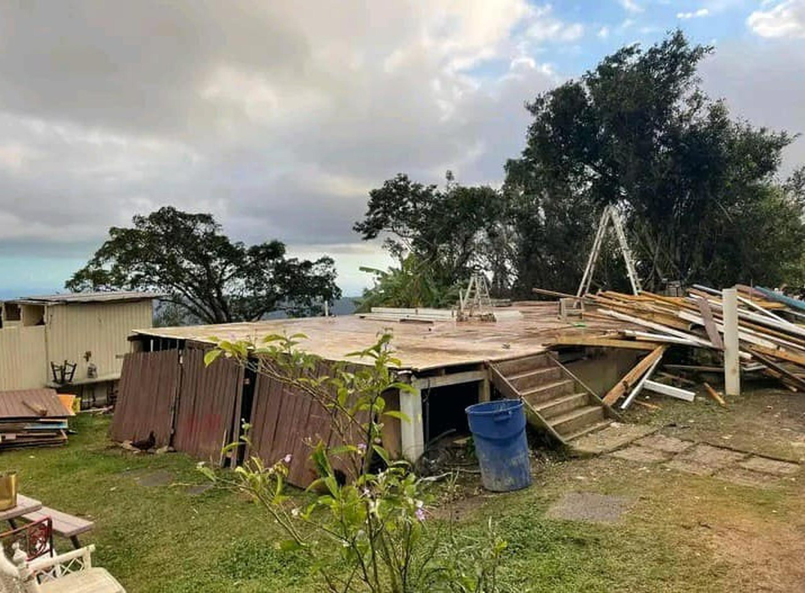 La familia perdió su vivienda en el barrio Anón Carmelita, sector Hogares Seguros, con los temblores de 2020. 