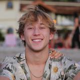 ¿Quién era el hijo de la exCEO de YouTube hallado muerto en Universidad de California?