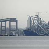 Hallan cuerpos de dos trabajadores que murieron por impacto de barco a puente de Baltimore