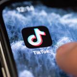 Trump ordena a propietario de TikTok vender activos en Estados Unidos