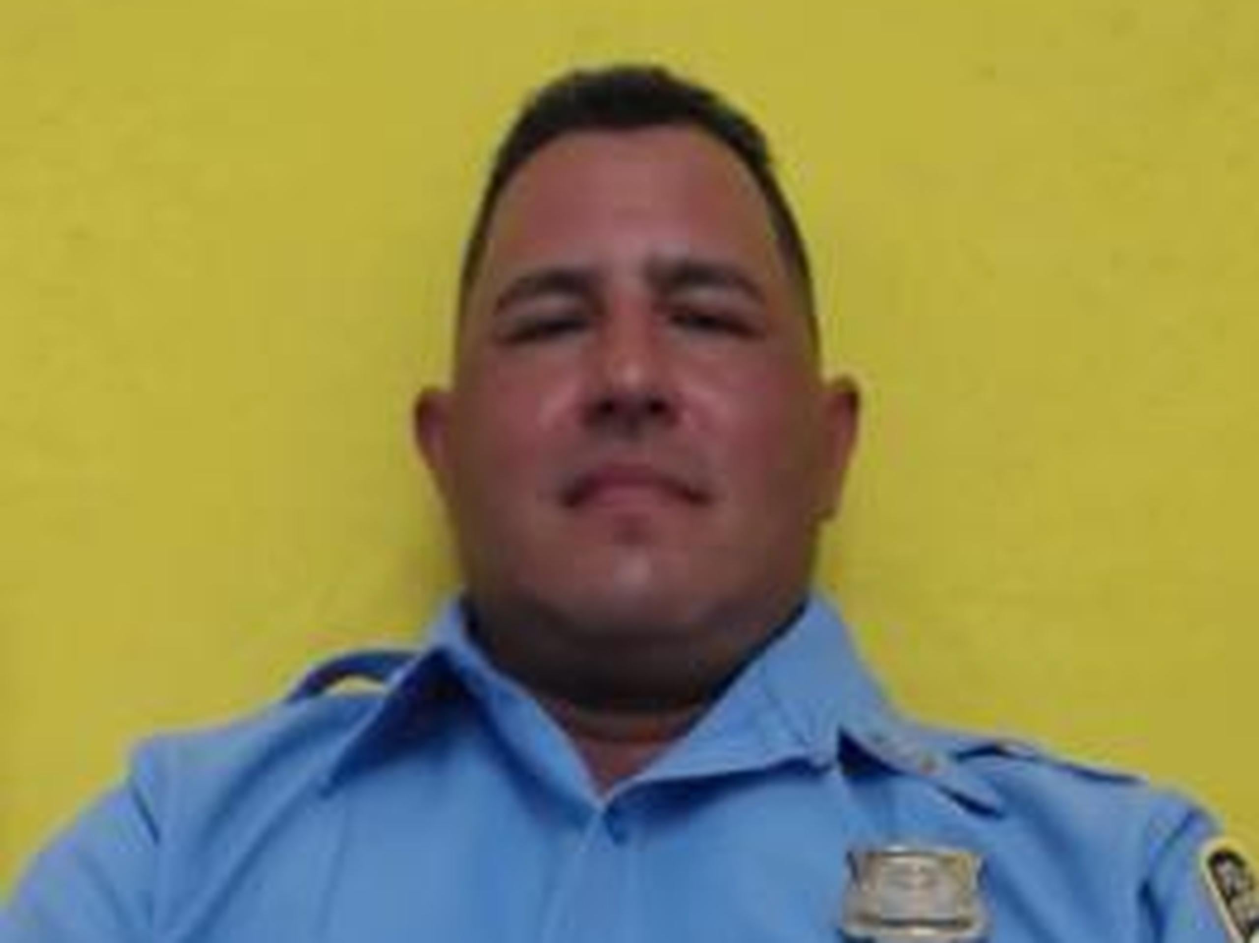 El agente Erasmo García Torres, adscrito a la Unidad Motorizada de Ponce, fue asesinado de varios impactos de bala en medio de una persecución.