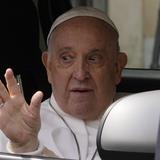 Papa Francisco mejora pero no podrá hacer esfuerzos