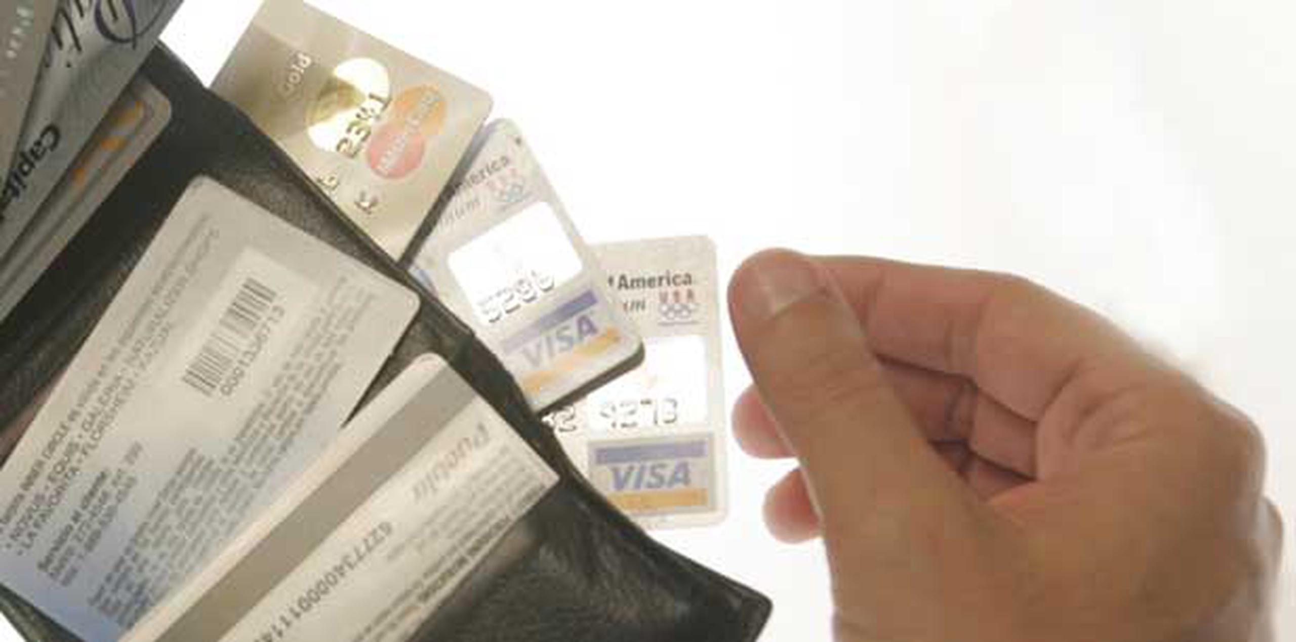 Según la acusación, el imputado usaba tarjetas de crédito fraudulentas para pagar sus gastos en hoteles y comprar artículos de lujo, como carteras de diseñadores. (Archivo)
