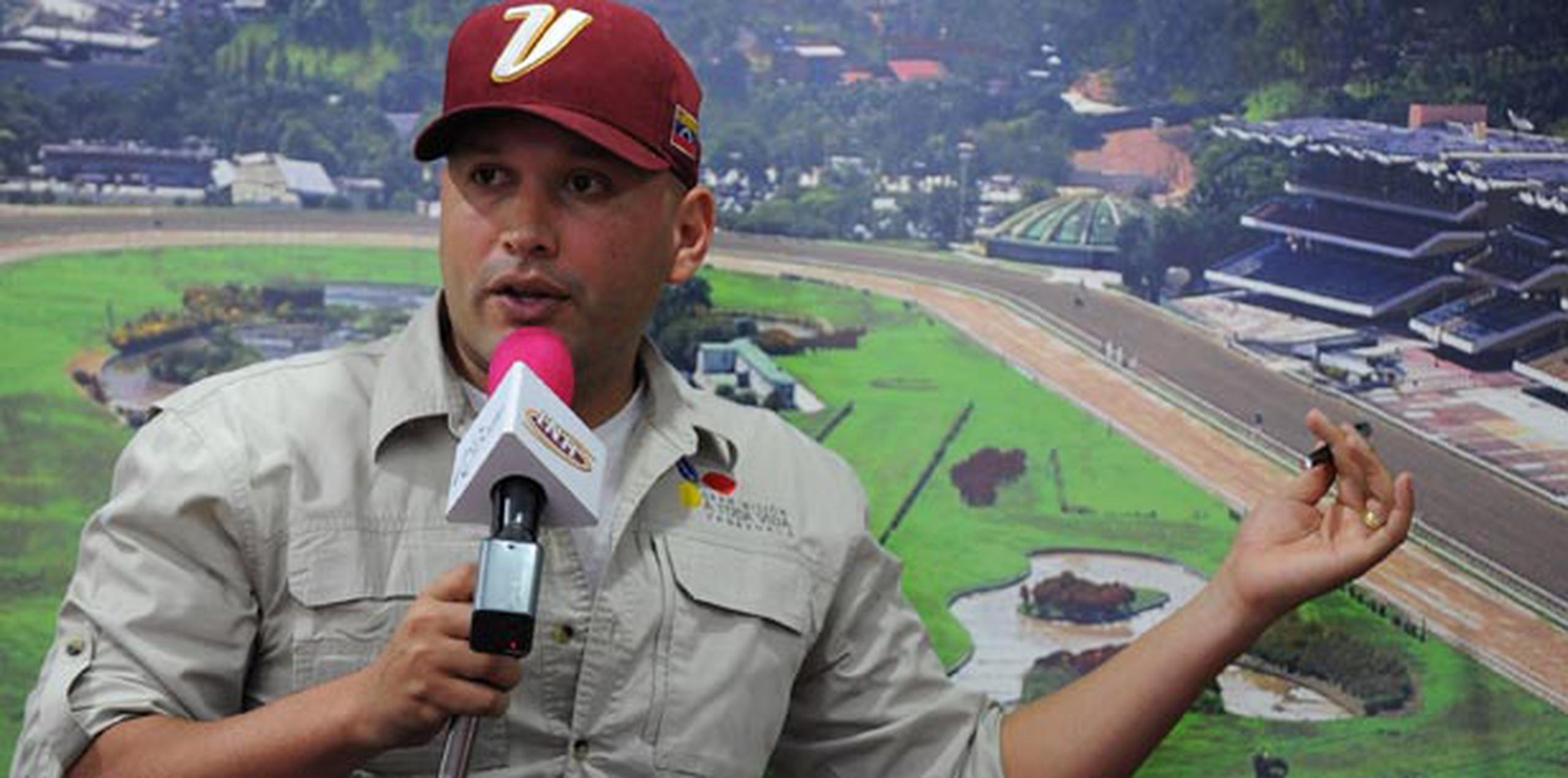 El Ministro de Juventud y Deportes de Venezuela, Antonio "El Potro" Álvarez dijo que el gobierno invirtió 40 millones de bolívares en la etapa inicial de reacondicionar el hipódromo La Rinconada para la Serie Hípica. (Suministrada)