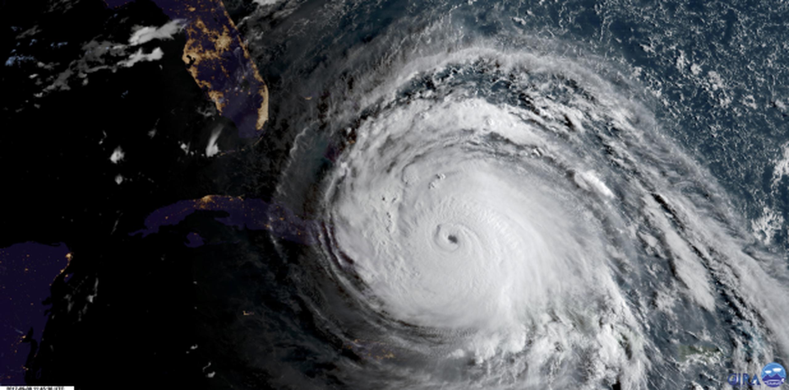 Tras tocar tierra en los Cayos, Irma volvió a salir al mar para unas horas después impactar otra vez Florida, donde volvió a tocar tierra en Marco Island. (NOAA)