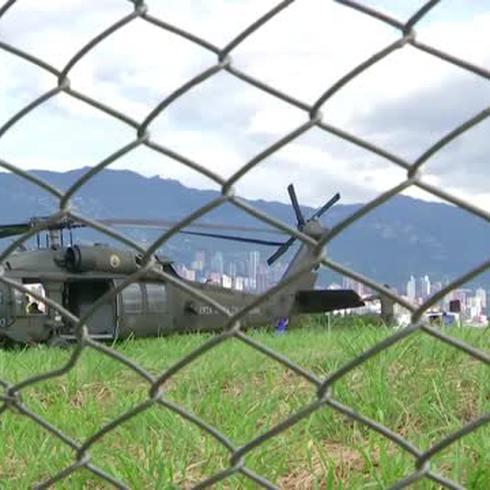 Insólito accidente aéreo al caer un helicóptero durante show en Colombia