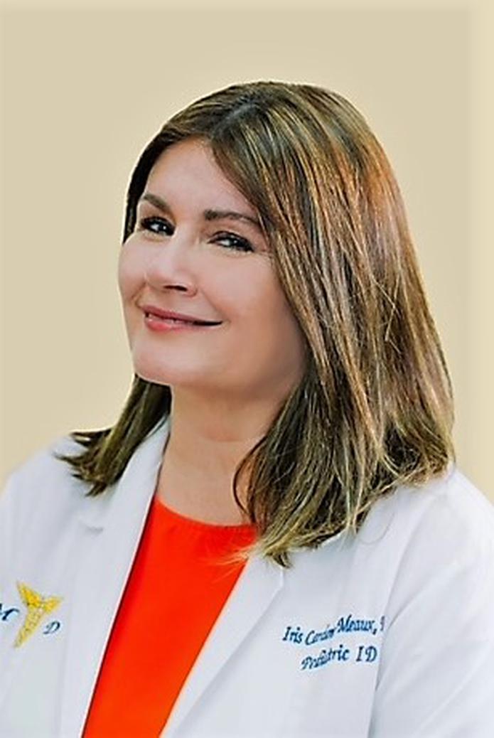 La infectóloga pediátrica Iris Cardona es reconocida por sus pares con el Acknowledgement Recognition Award que confiere la Sociedad Puertorriqueña de Pediatría.