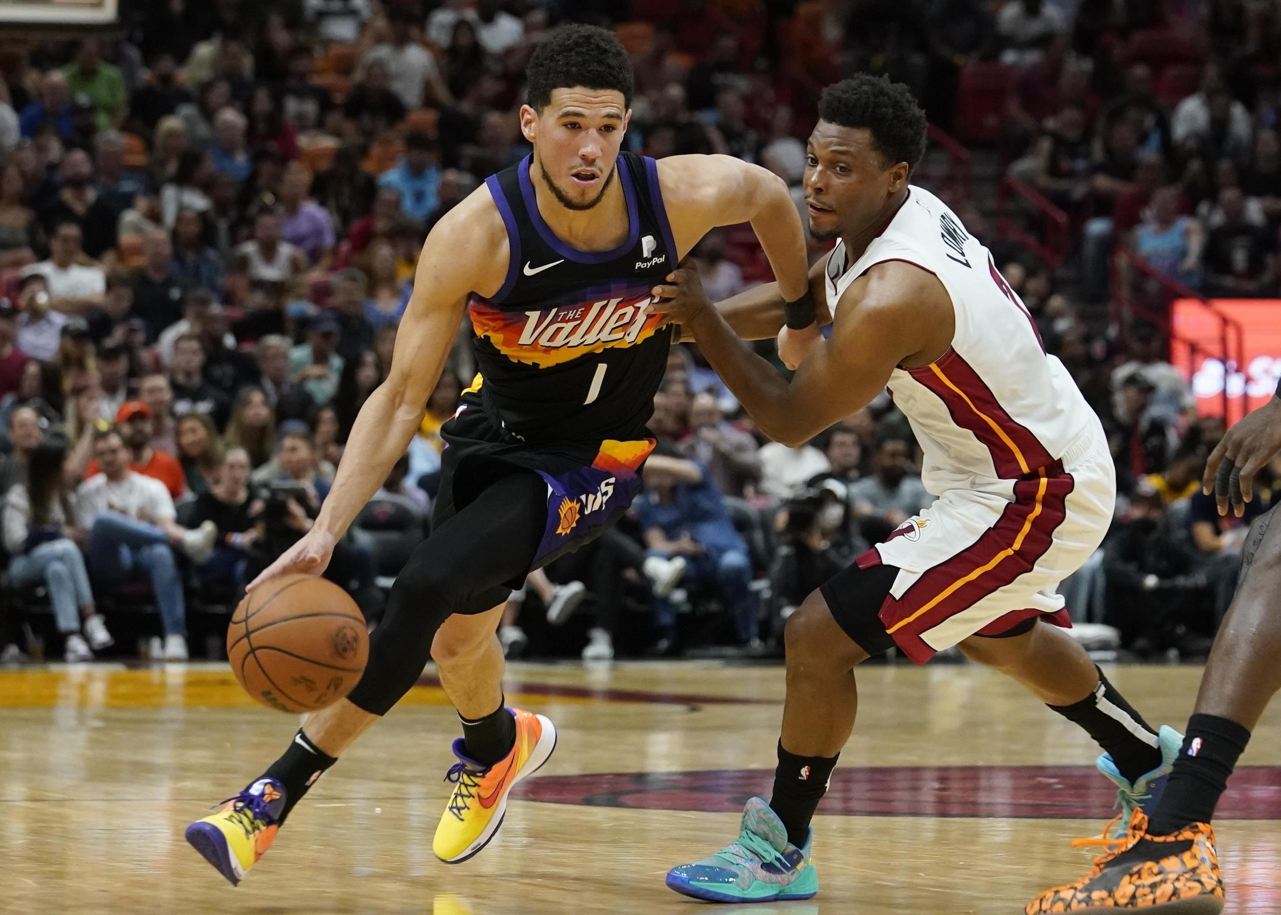 Los Suns de Devin Booker esperan aún por conocer quién será su rival de primera ronda de entre los Clippers, Timberwolves, Spurs y Pelicans.