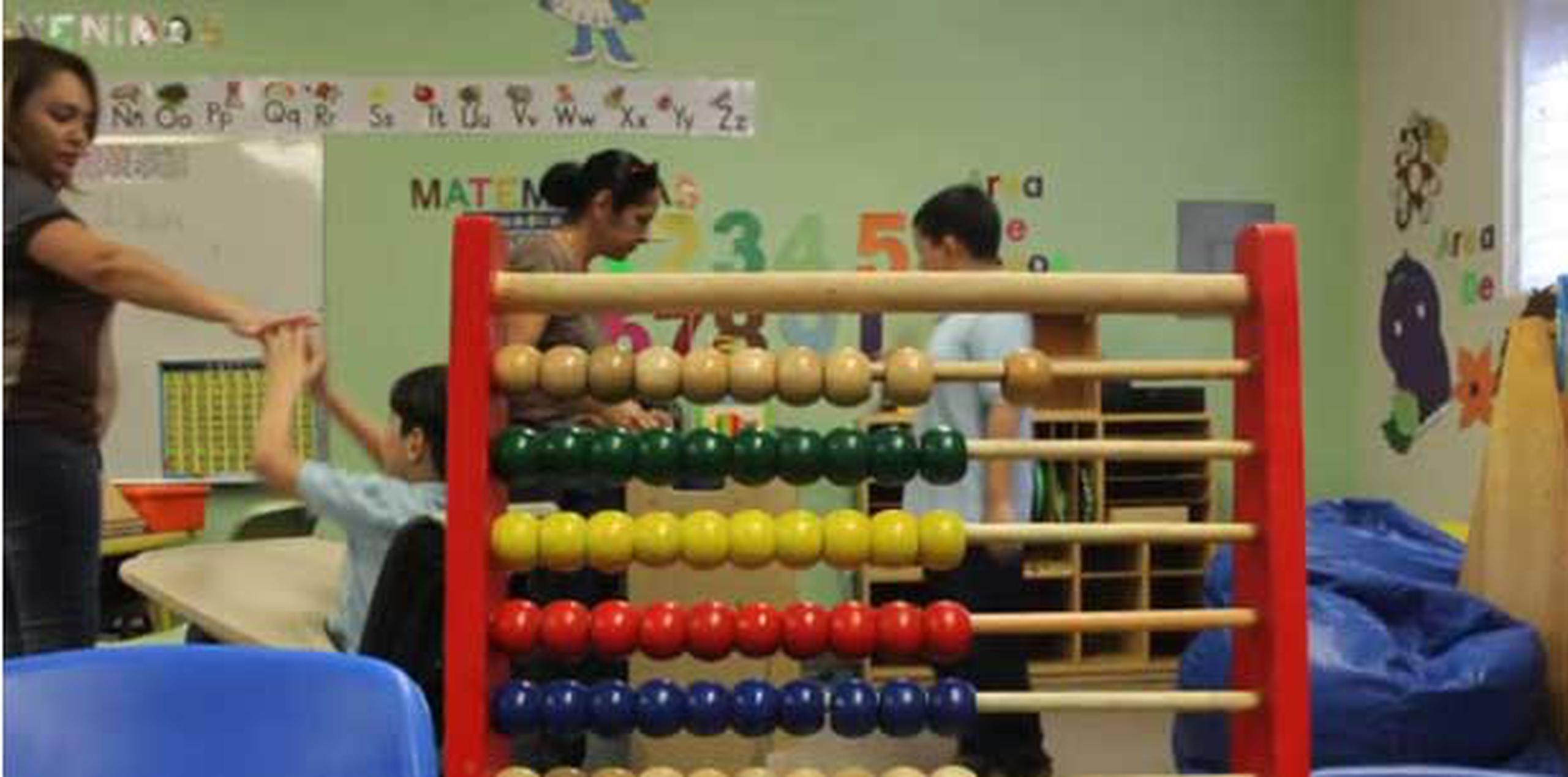 En la Escuela Elemental Rosendo Matienzo Cintrón estudian 20 niños autistas que no han recibido terapias durante tres meses.  (GFR Media)