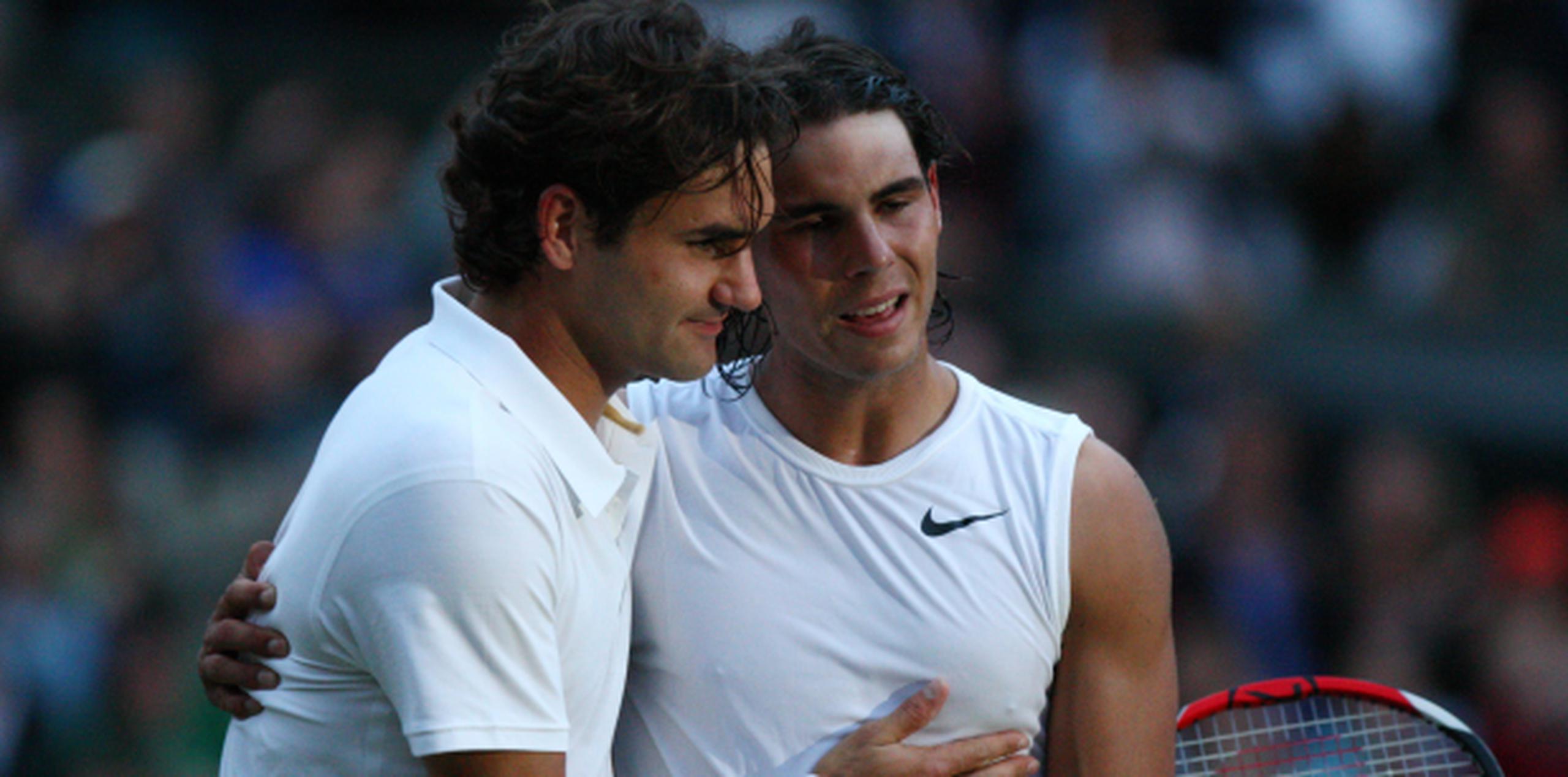 Federer y Nadal han visto a nuevas estrellas ir en ascenso pero ahora, en Australia, están muy cerca de llegar a la final, como cuando ambos dominaban el mundo del tenis. (Archivo)