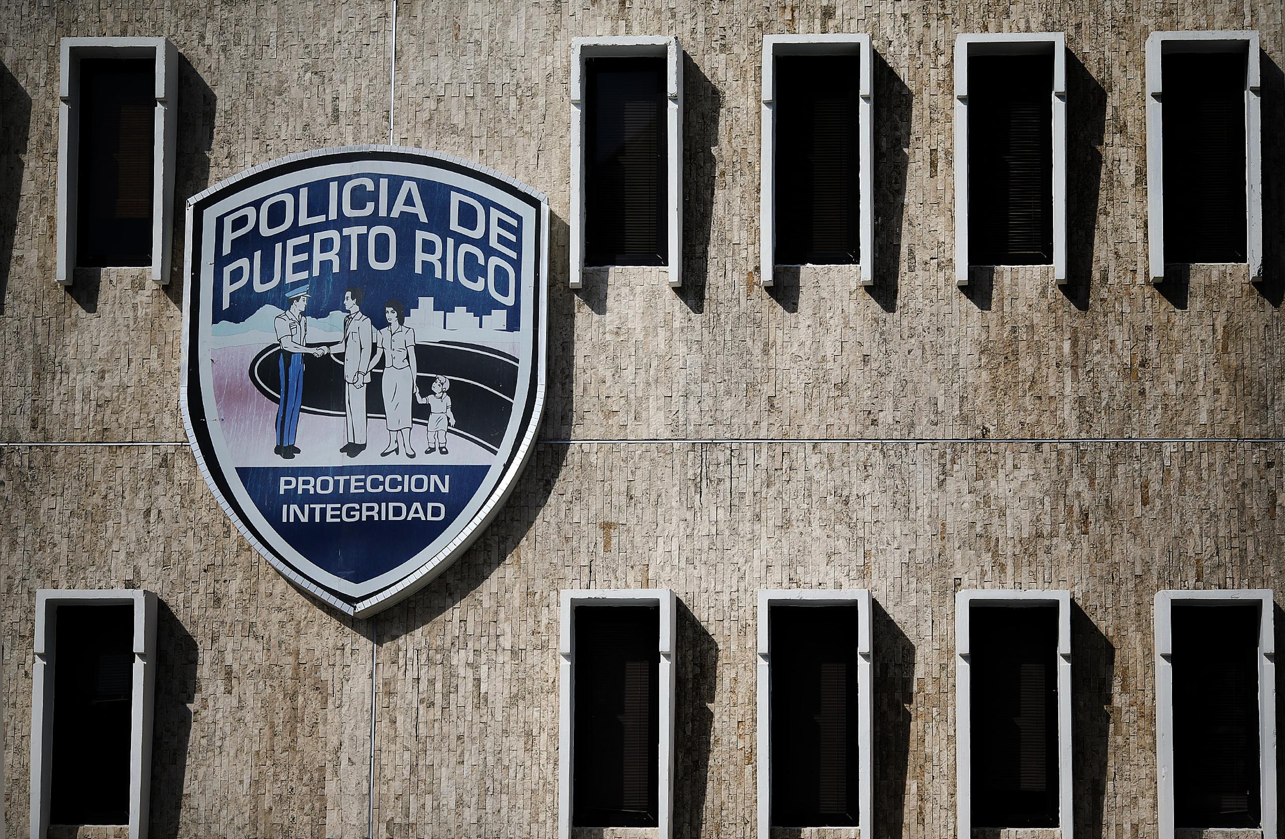 Agentes adscritos a la División de Propiedad del Cuerpo de Investigaciones Criminales del área de Caguas investigan.