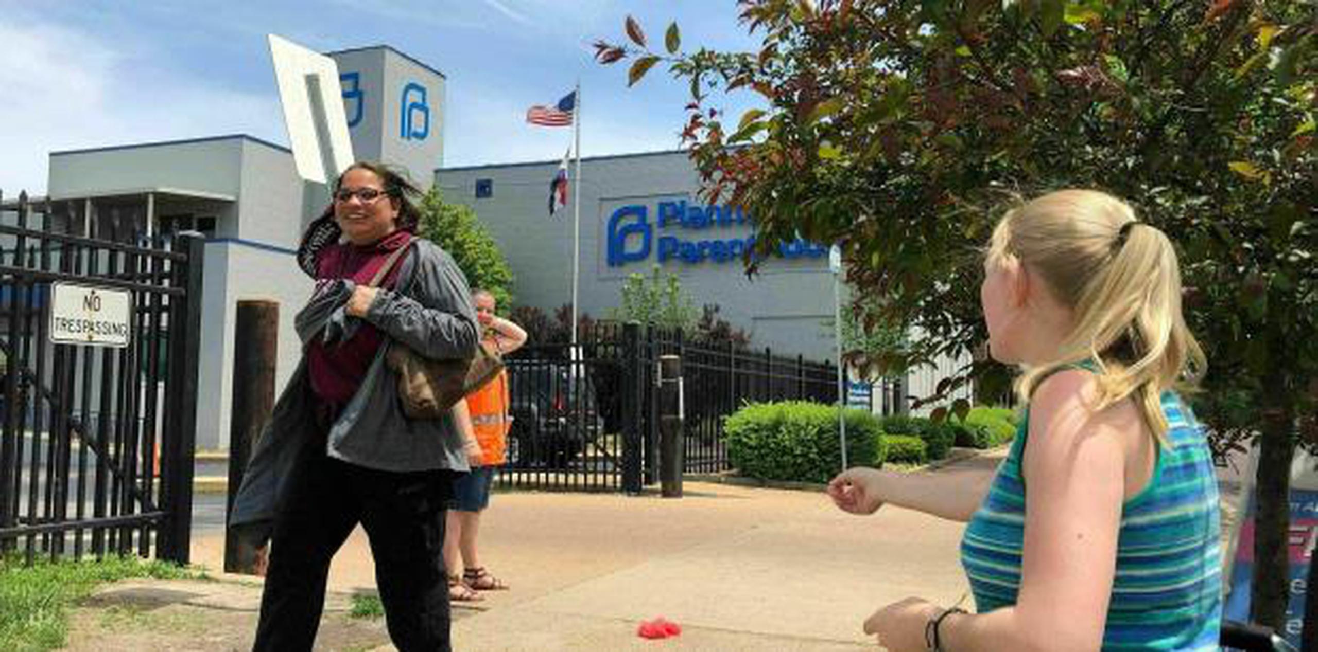 De no ser renovada la licencia de la clínica Planned Parenthood, Missouri se convertirá en el primer estado en no tener una clínica de aborto desde el fallo de Roe Vs. Wade de la Corte Suprema en 1973. (AP / Jim Salter)