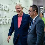 Bill Clinton visita cooperativa en Corozal