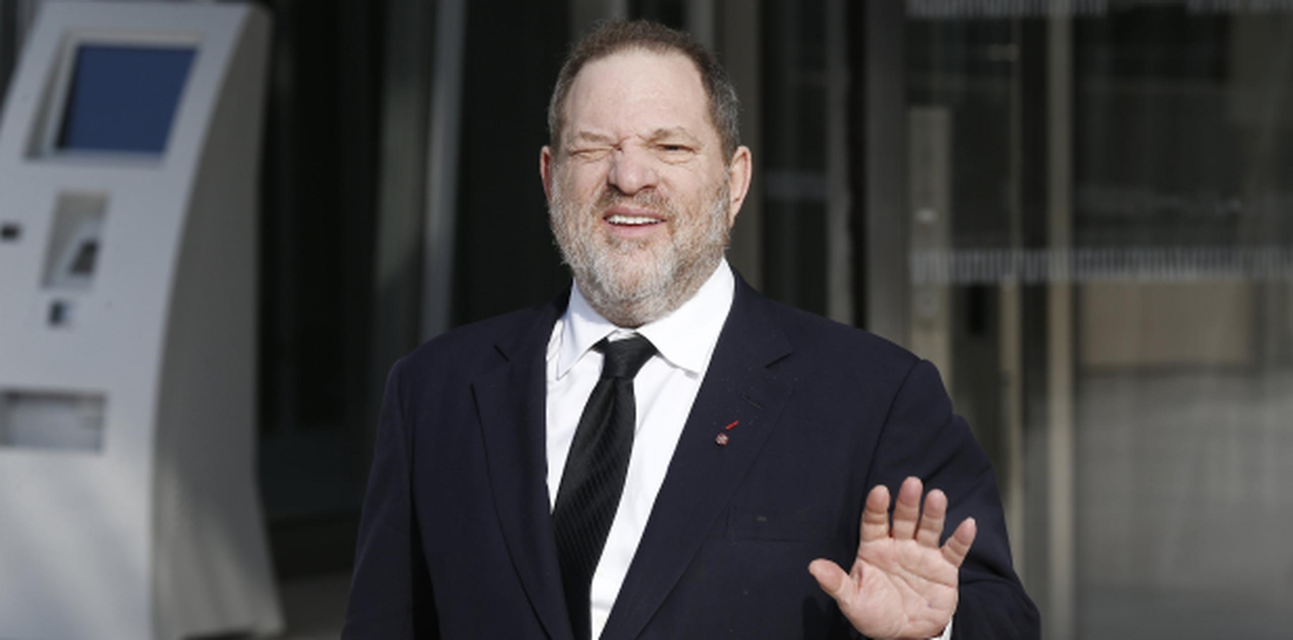 A la ola de denuncias se sumó la de una actriz en Londres que dice que el productor Harvey Weinstein la violó. (AP)