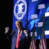 Trump promete proteger los derechos de portadores de armas si regresa a la Casa Blanca