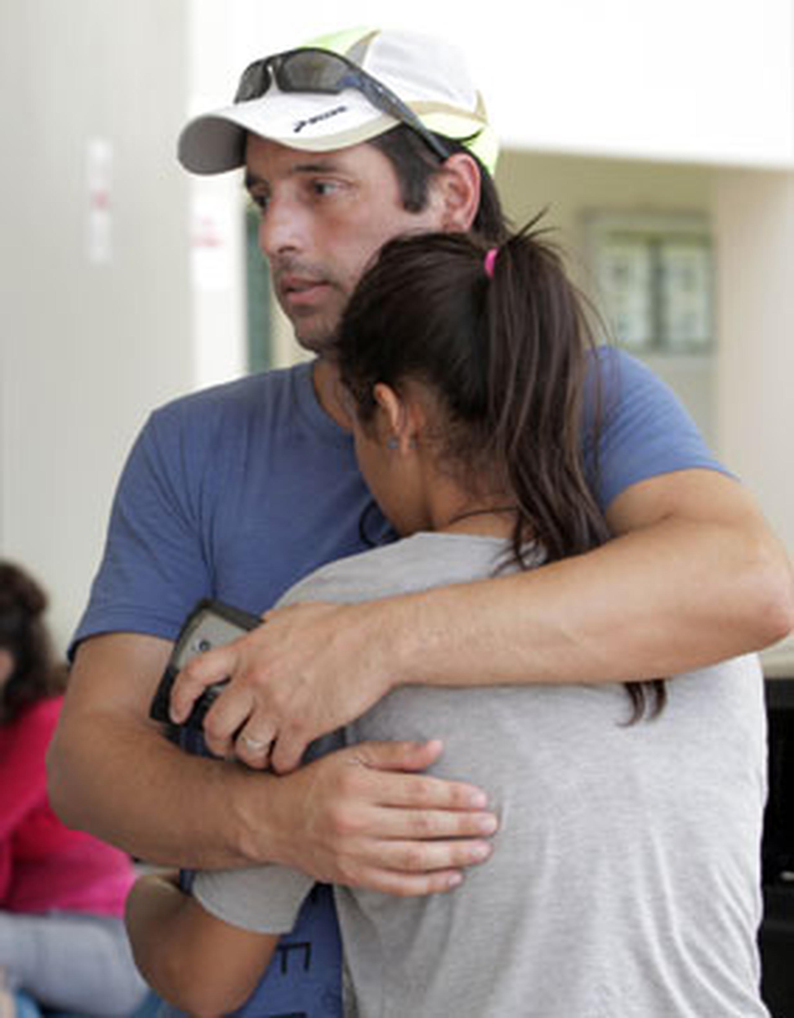 Luis Javier Pérez esposo de Mayra Elias, una de las corredoras atropelladas y quien sufrió heridas de gravedad.(GFR Media/ Dennis M. Rivera Pichardo)