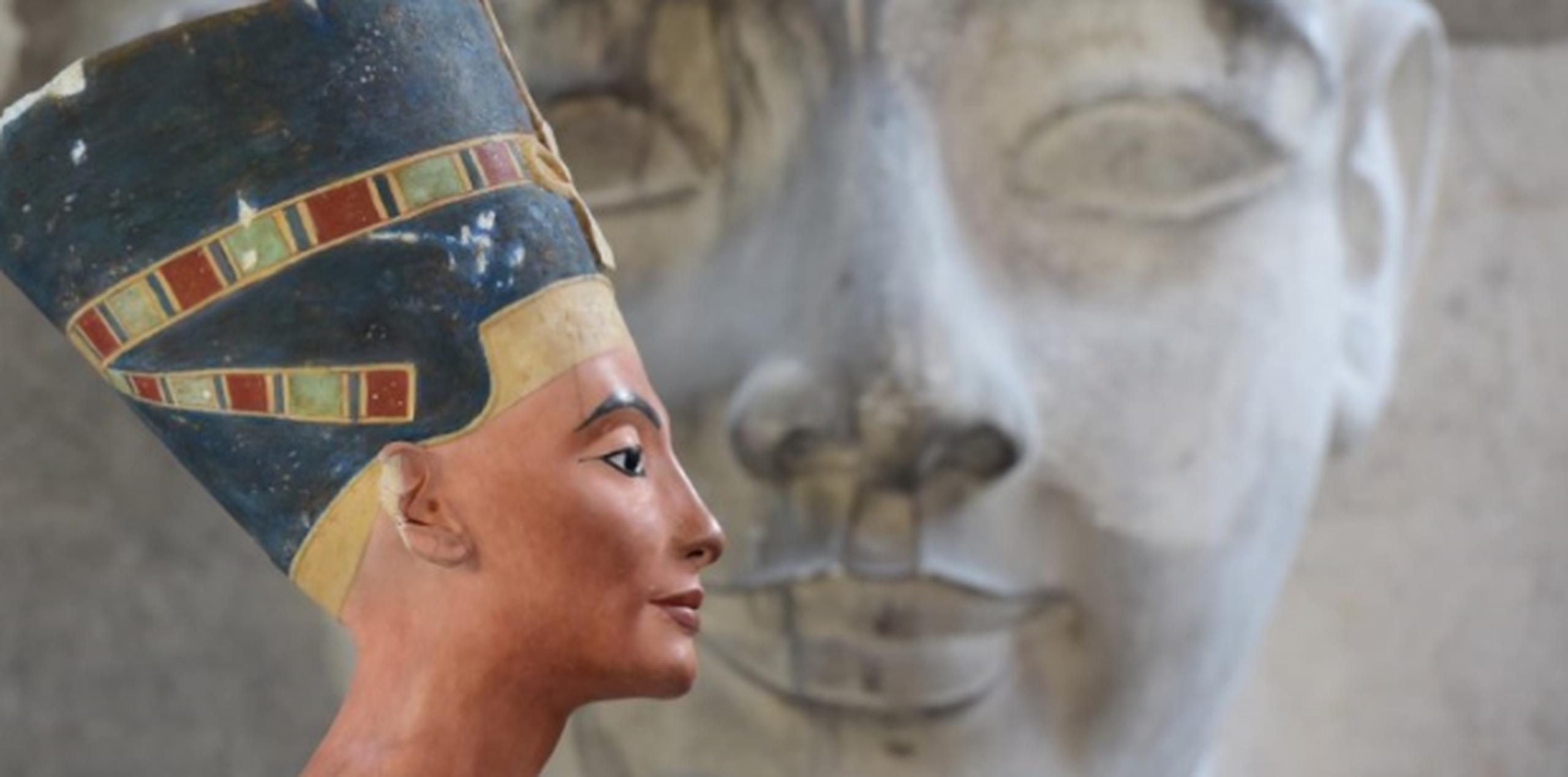 Se quiere determinar si la tumba de la reina Nefertiti está detrás de la del faraón Tutankamón. (AFP)