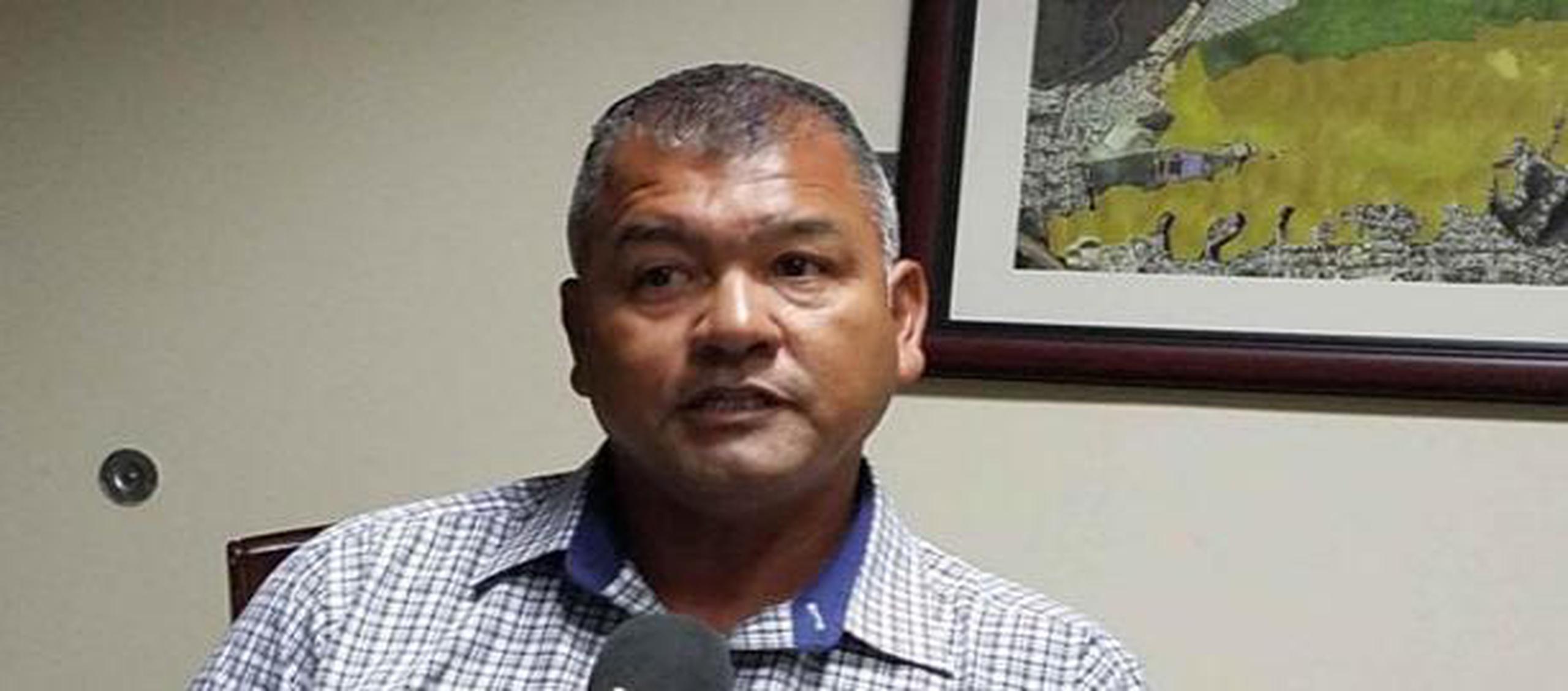 El licenciado expresó que el alcalde Jorge Ortiz Matías (en la foto) recibió una liquidación por concepto de vacaciones de $79,712.55. (Archivo)