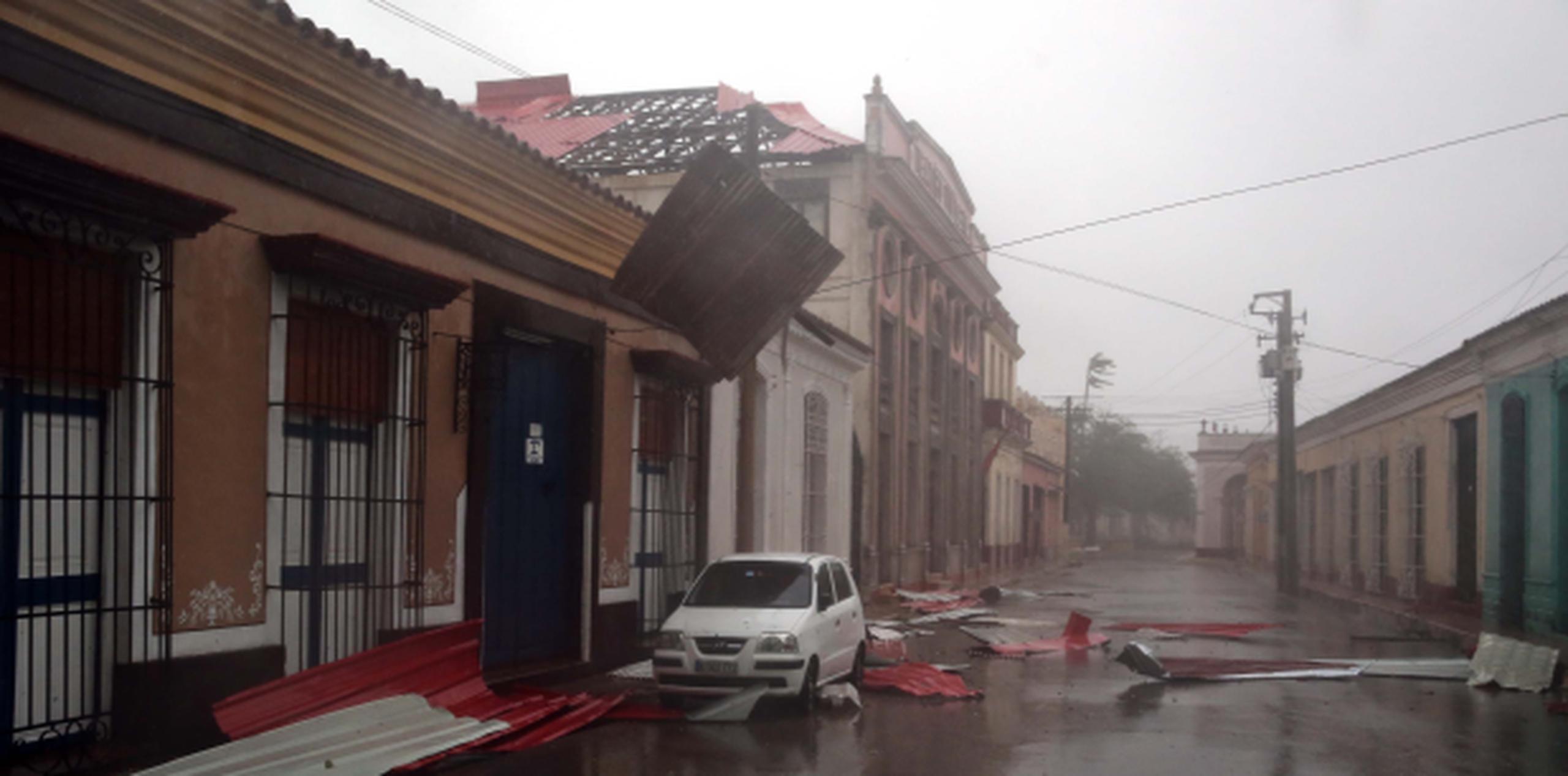 En el pueblo de Remedios los vientos de Irma habían destrozado los techos de muchas viviendas y otras edificaciones. (EFE/Alejandro Ernesto)
