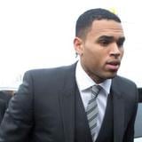 Abogada acusa a Chris Brown de burlar caso de violación en Francia