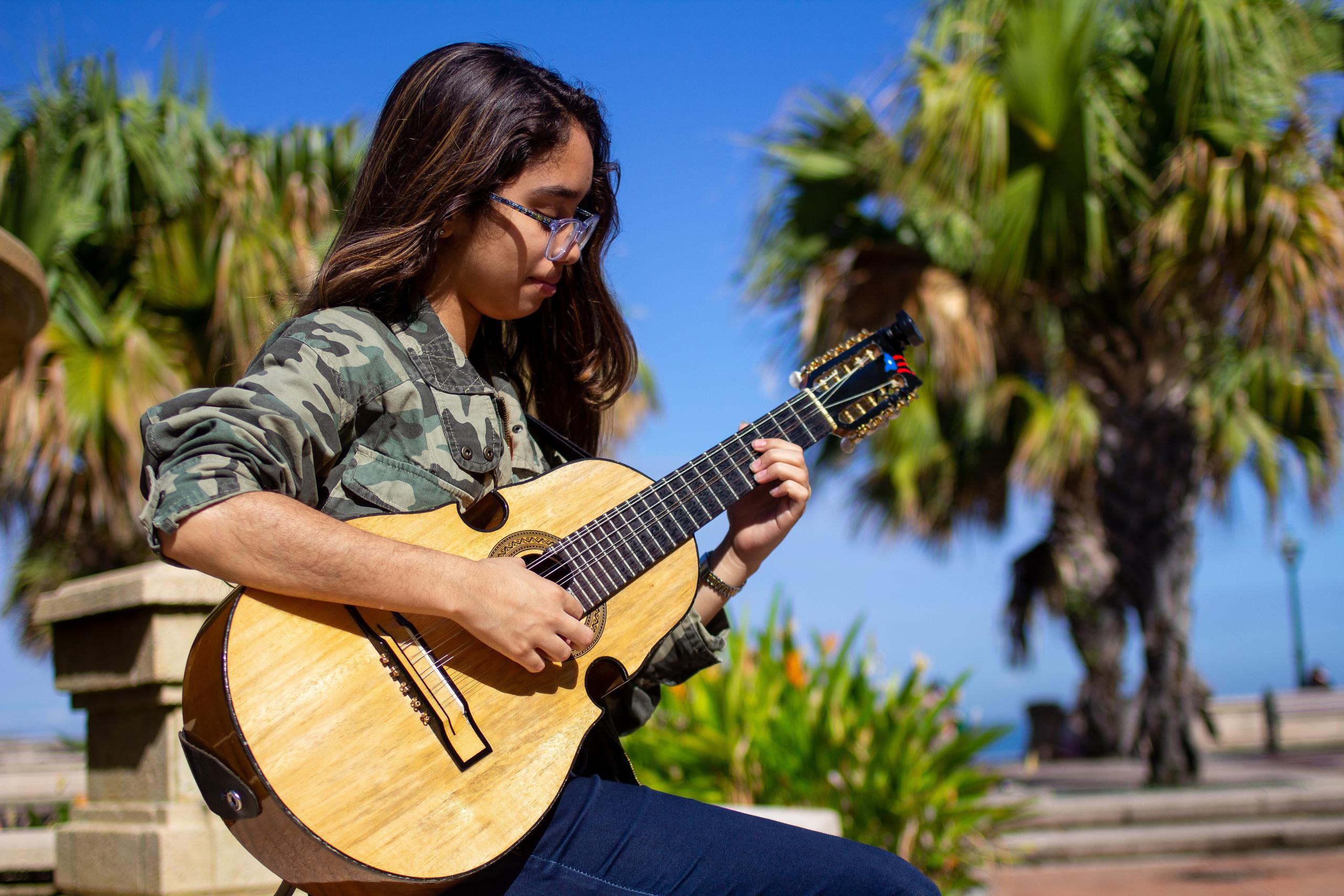 La joven de Tras Talleres aspira a convertirse en educadora de la música.