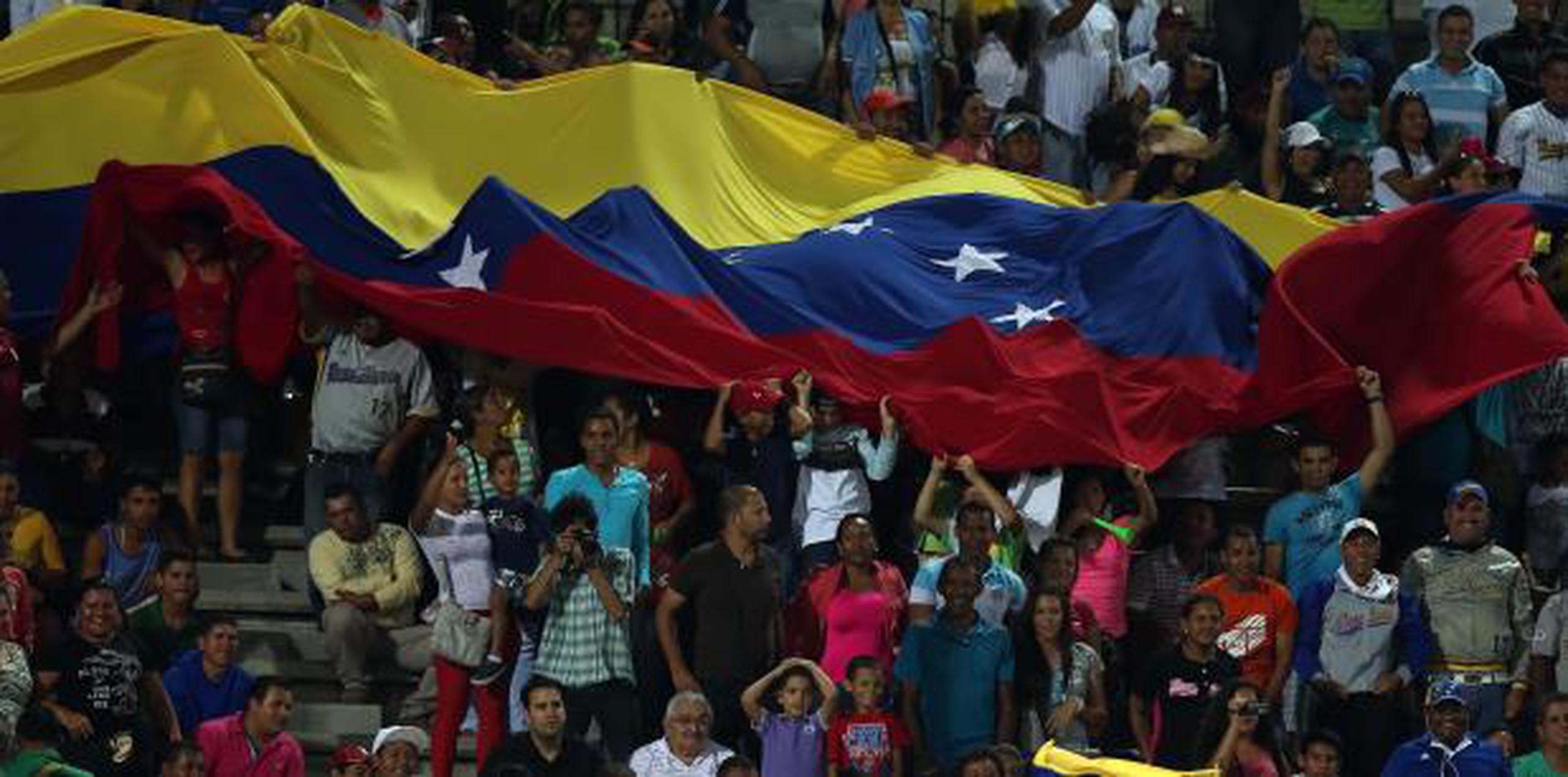 El béisbol es el deporte número uno de Venezuela. (Archivo)