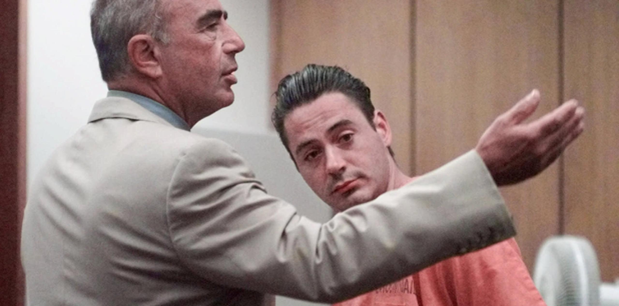 El actor junto a su abogado, Robert Shapiro, durante la sentencia en el 1999. (AP / Nick Ut)
