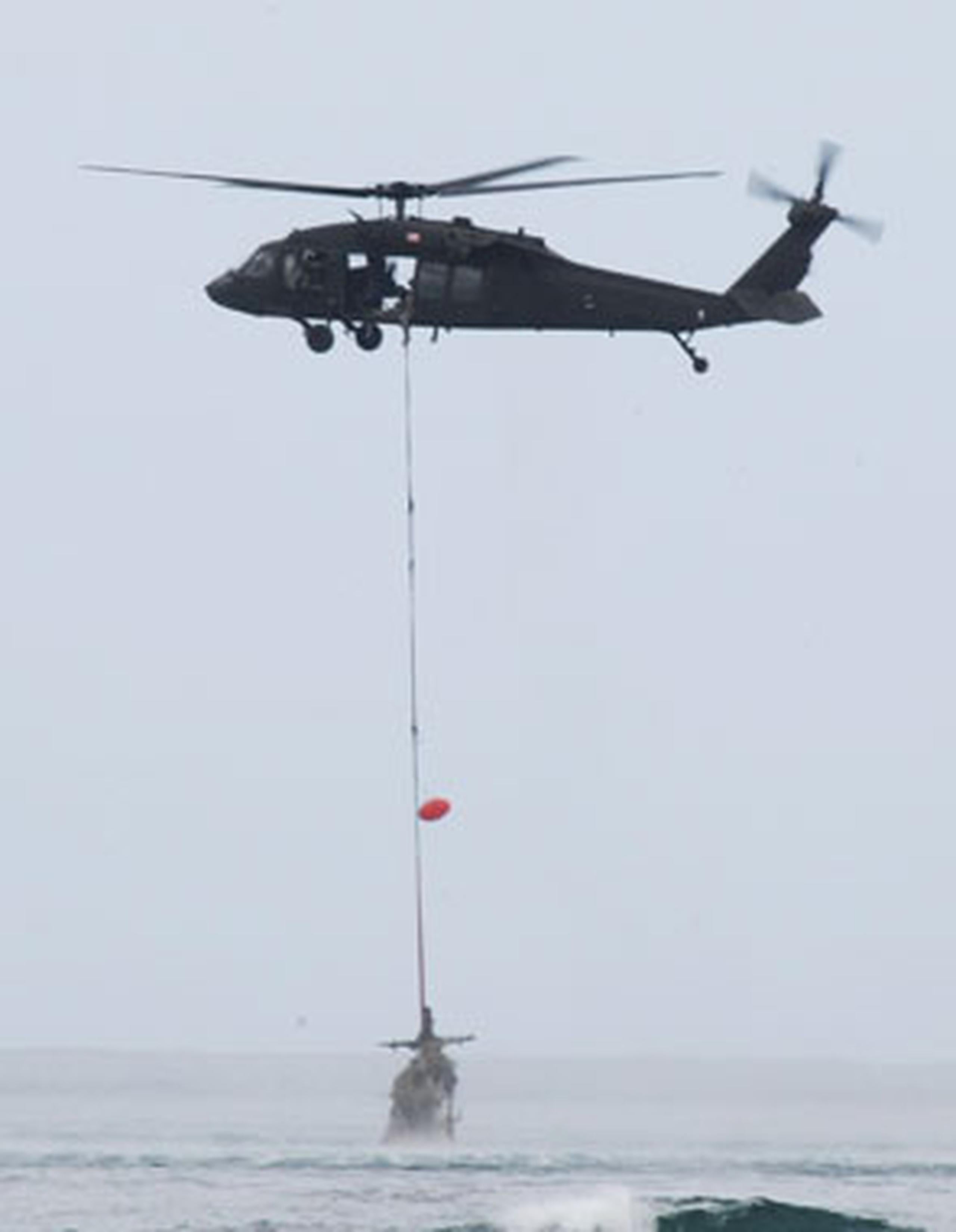El helicóptero partió desde Ceiba, rumbo a Vieques, a las 7:30 p.m., pero se estrelló en el mar cerca de Río Grande.(Archivo)