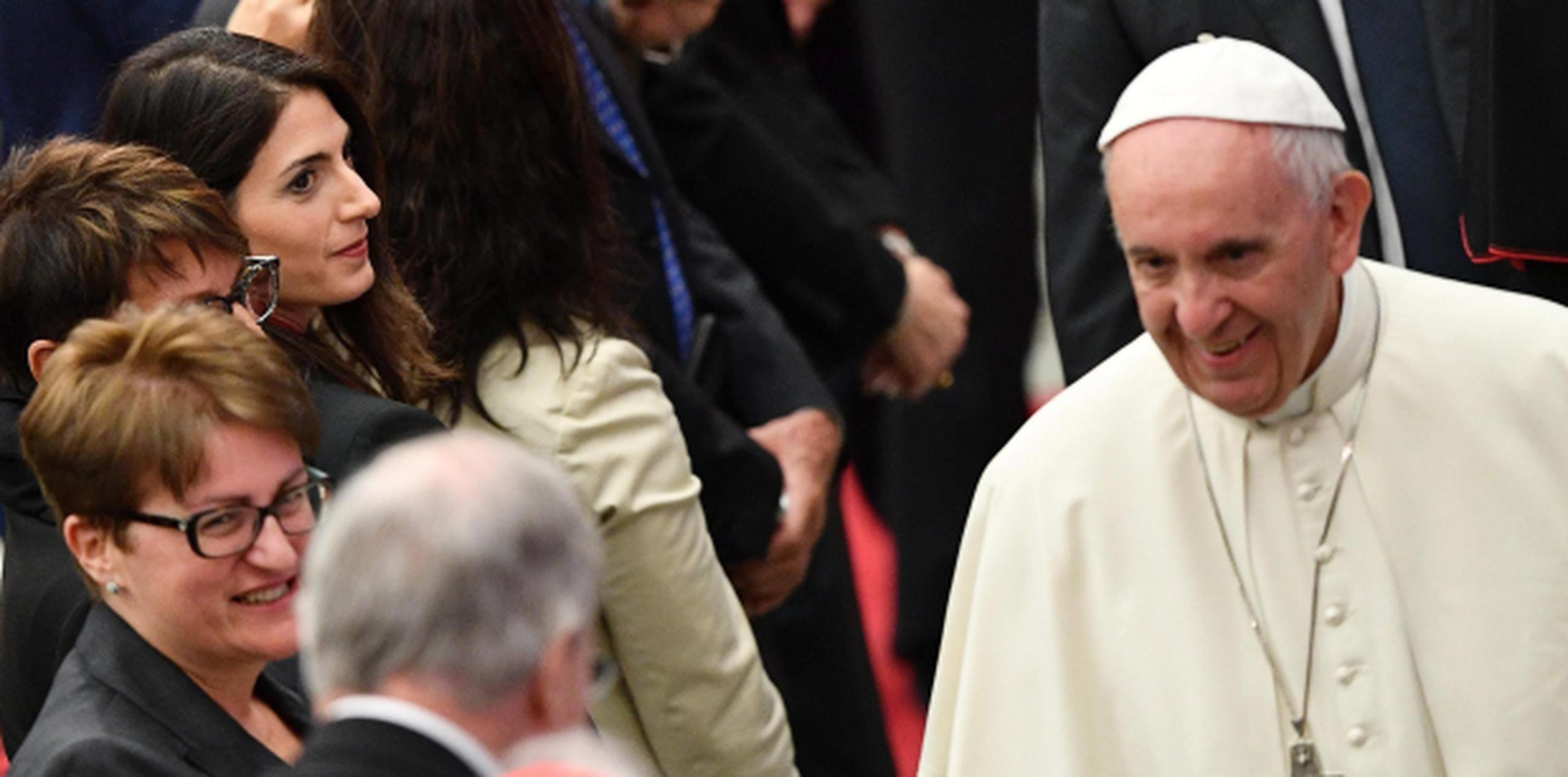 El exhorto papal llegó en un periodo de escándalos por corrupción en el deporte, desde la crisis de la FIFA hasta el arresto de un dirigente olímpico por reventa de boletos. (Agencia EFE)