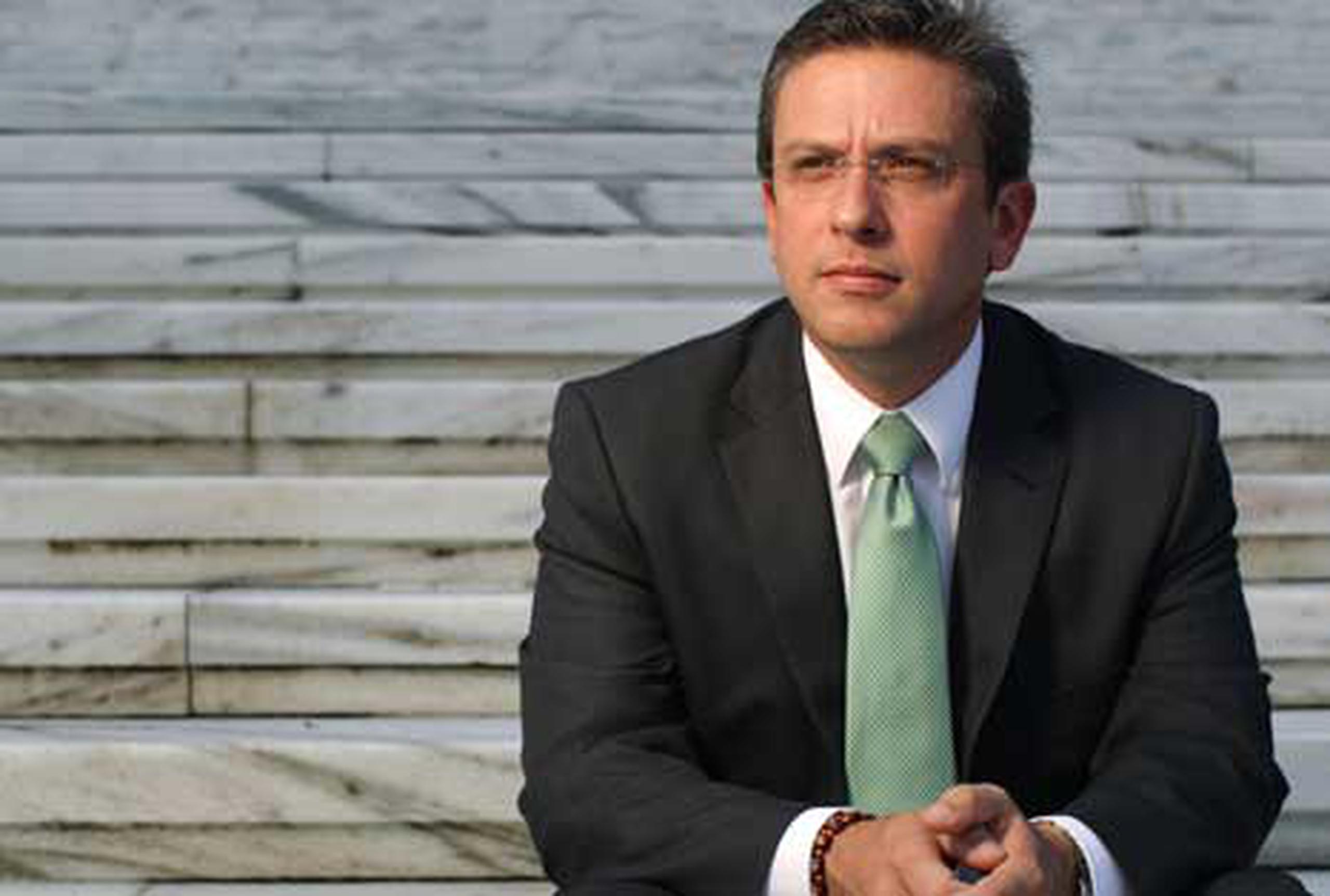 El gobernador Alejandro García Padilla anunció varios nombramientos, entre ellos el de Jesús Manuel Ortiz, encargado de las comunicaciones de La Fortaleza.  (Archivo)