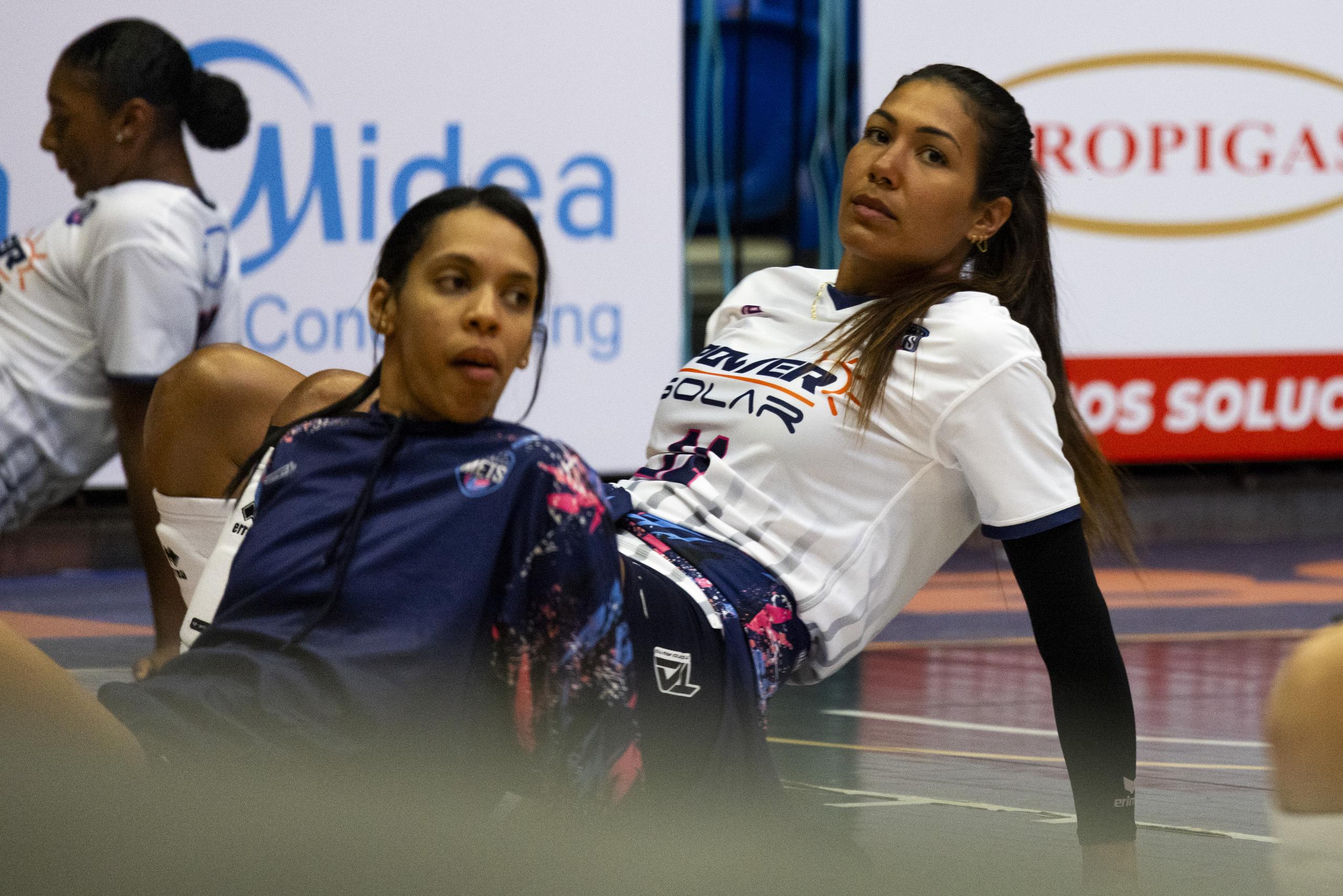 Karina Ocasio es una de cinco jugadoras boricuas que no completaron contratos con Pro Volleyball o que fueron dejadas en libertad por esa liga.
 
