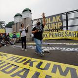 Indonesia prohíbe el sexo entre parejas no casadas