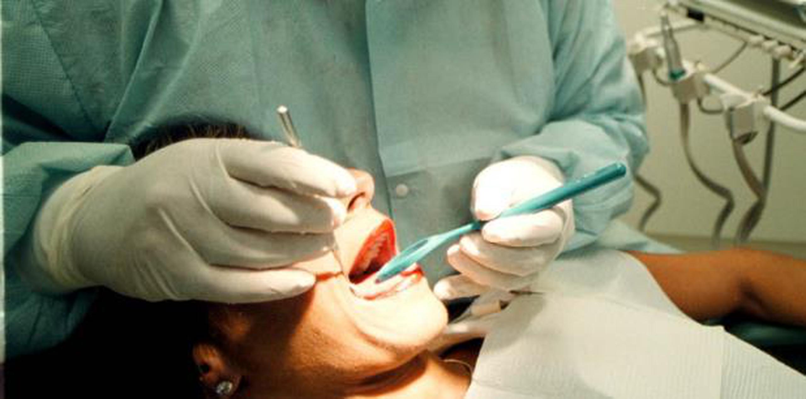 Se le imputa ejercer ilegalmente como dentista entre el 2013 y 2017. (Archivo)