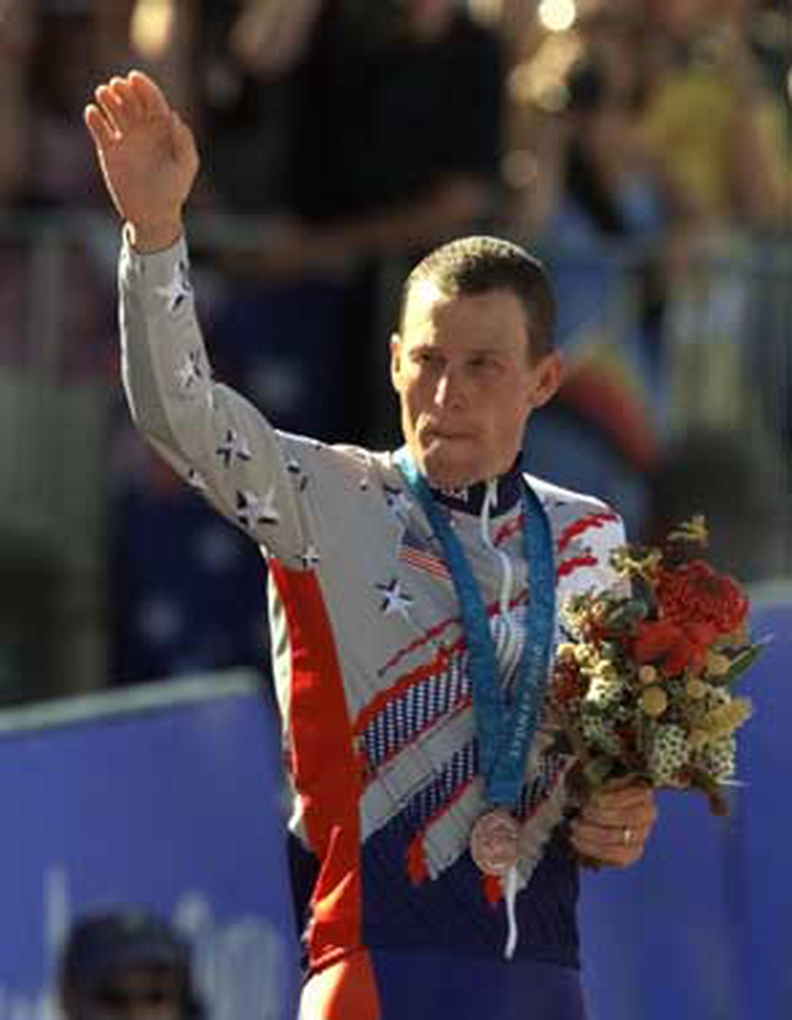 Lance Armstrong ganó bronce en los Juegos de Sydney 2000.  ((AP/Ricardo Mazalan/Archivo)