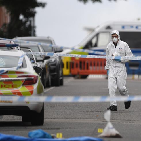 Un muerto y siete heridos en varios apuñalamientos en Birmingham