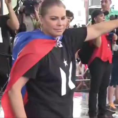 El emocionante momento en que Olga Tañón entonó el himno de Puerto Rico
