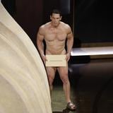 John Cena se trepa desnudo a la tarima de los Oscar