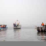 Ocho desaparecidos tras que un barco se volcó en Bangladesh