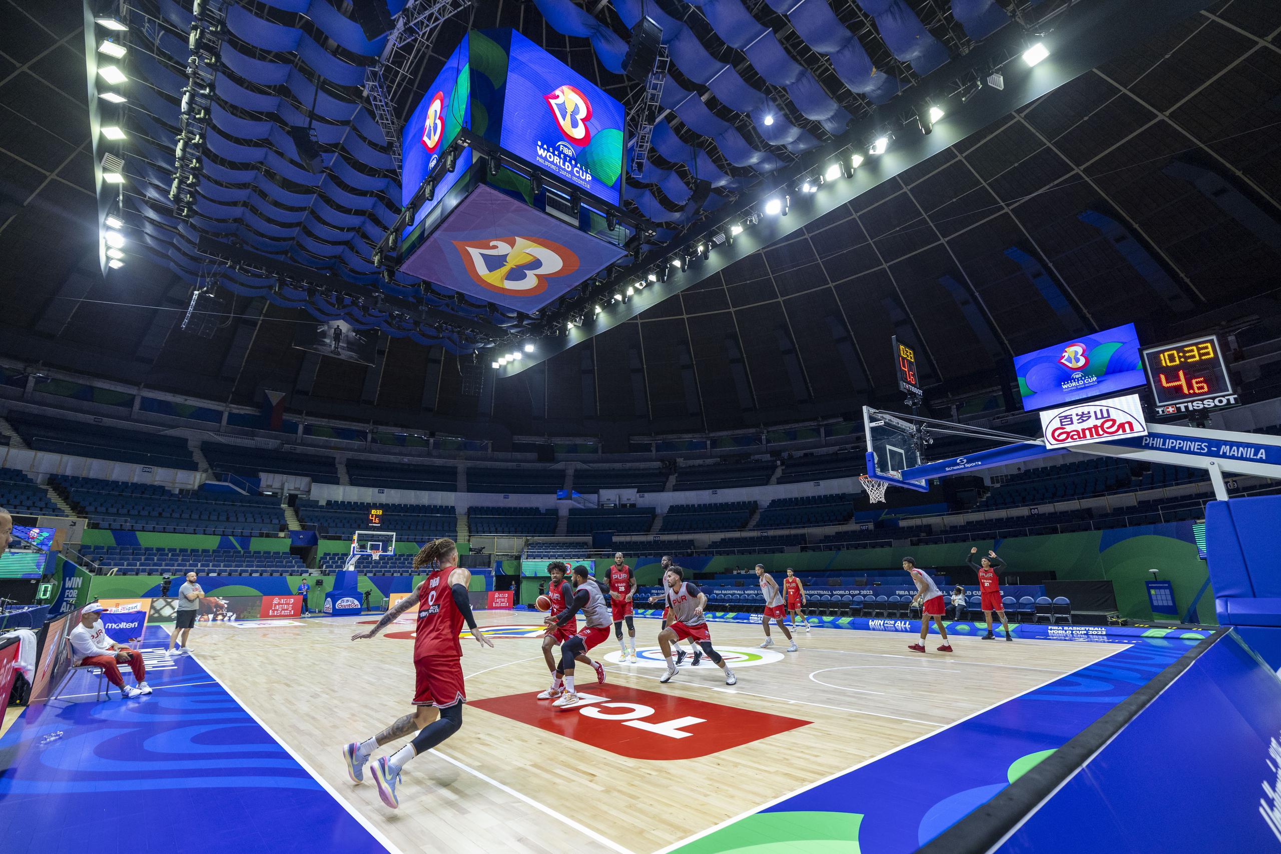 El Equipo Nacional realiza una práctica sobre el Smart Araneta Coliseum en el área de Cubao en Quezon City, en Manila. Será allí donde jugarán sus partidos de primera ronda desde el sábado.