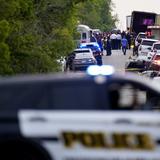 “Tragedia humana horrenda”: Mueren 50 migrantes abandonados dentro de camión en Texas