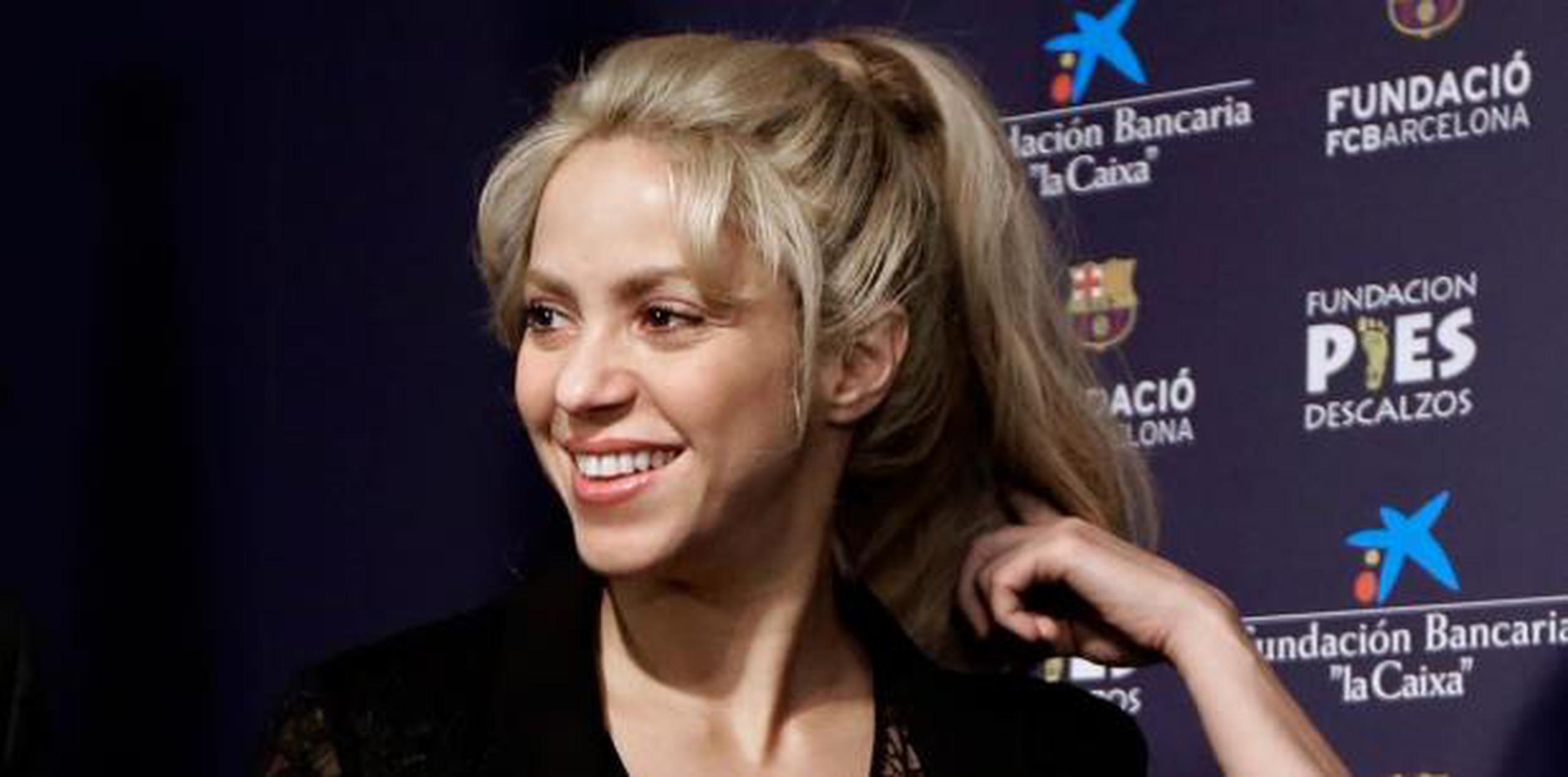 Shakira cantó "La Tortura" junto a Alejandro Sanz. (AP)
