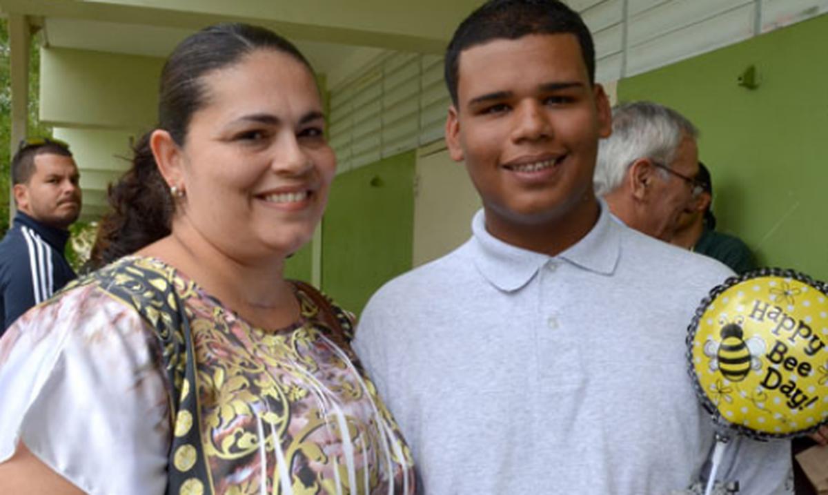 Senado rinde homenaje póstumo al joven Alexander Santiago Primera Hora