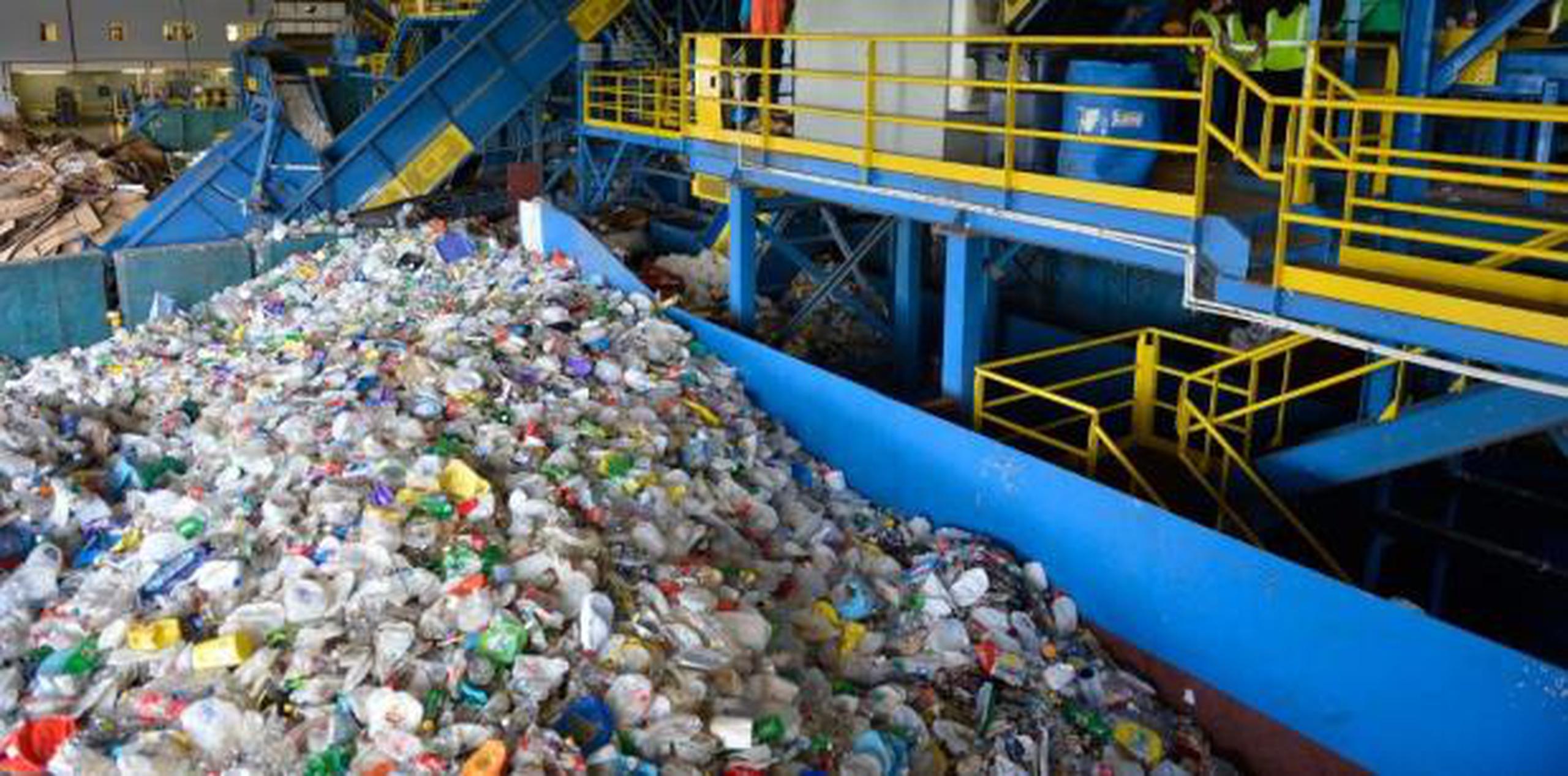 La líder de la organización en favor del ambiente destacó que, el enorme problema de la contaminación por plásticos no es solo en la Isla si no a nivel mundial.  (Archivo)