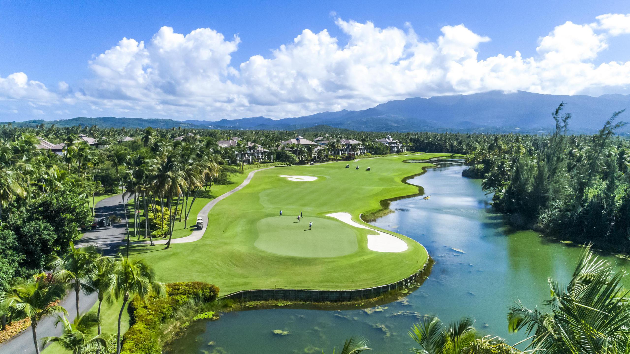 El St. Regis Bahía Beach Resort & Golf Club fue ubicado en la sexta posición entre los mejores 10 campos de golf en Estados Unidos.